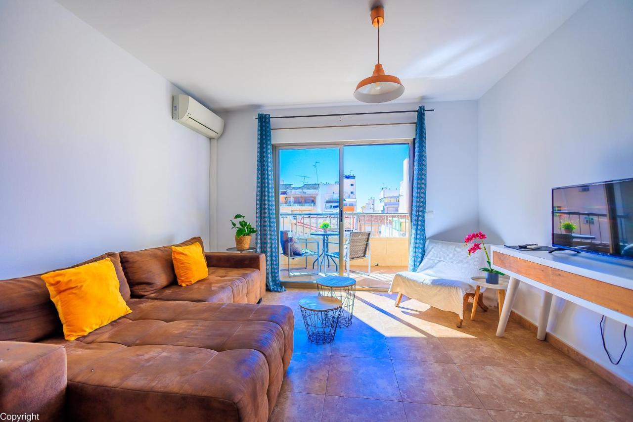 Apartamentos Madrid ตอร์เรเวียคา ภายนอก รูปภาพ