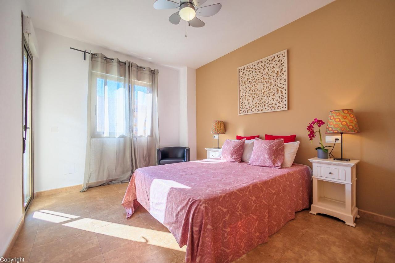 Apartamentos Madrid ตอร์เรเวียคา ภายนอก รูปภาพ