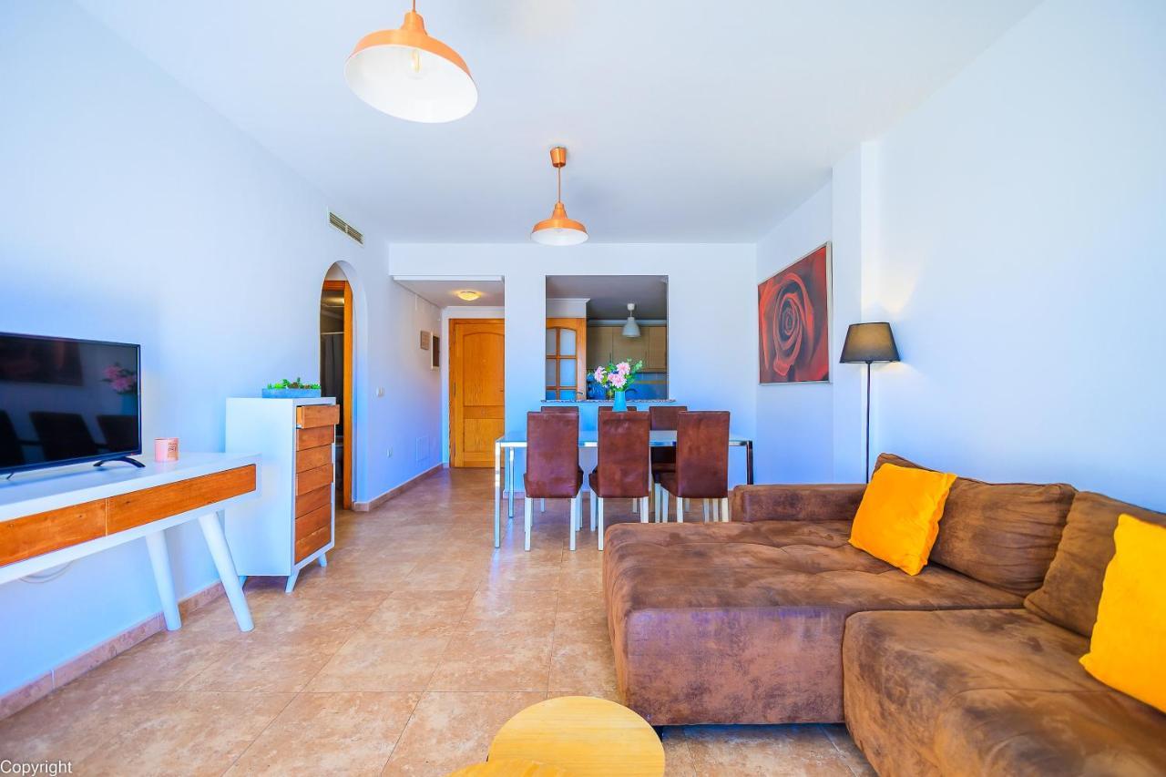 Apartamentos Madrid ตอร์เรเวียคา ภายนอก รูปภาพ