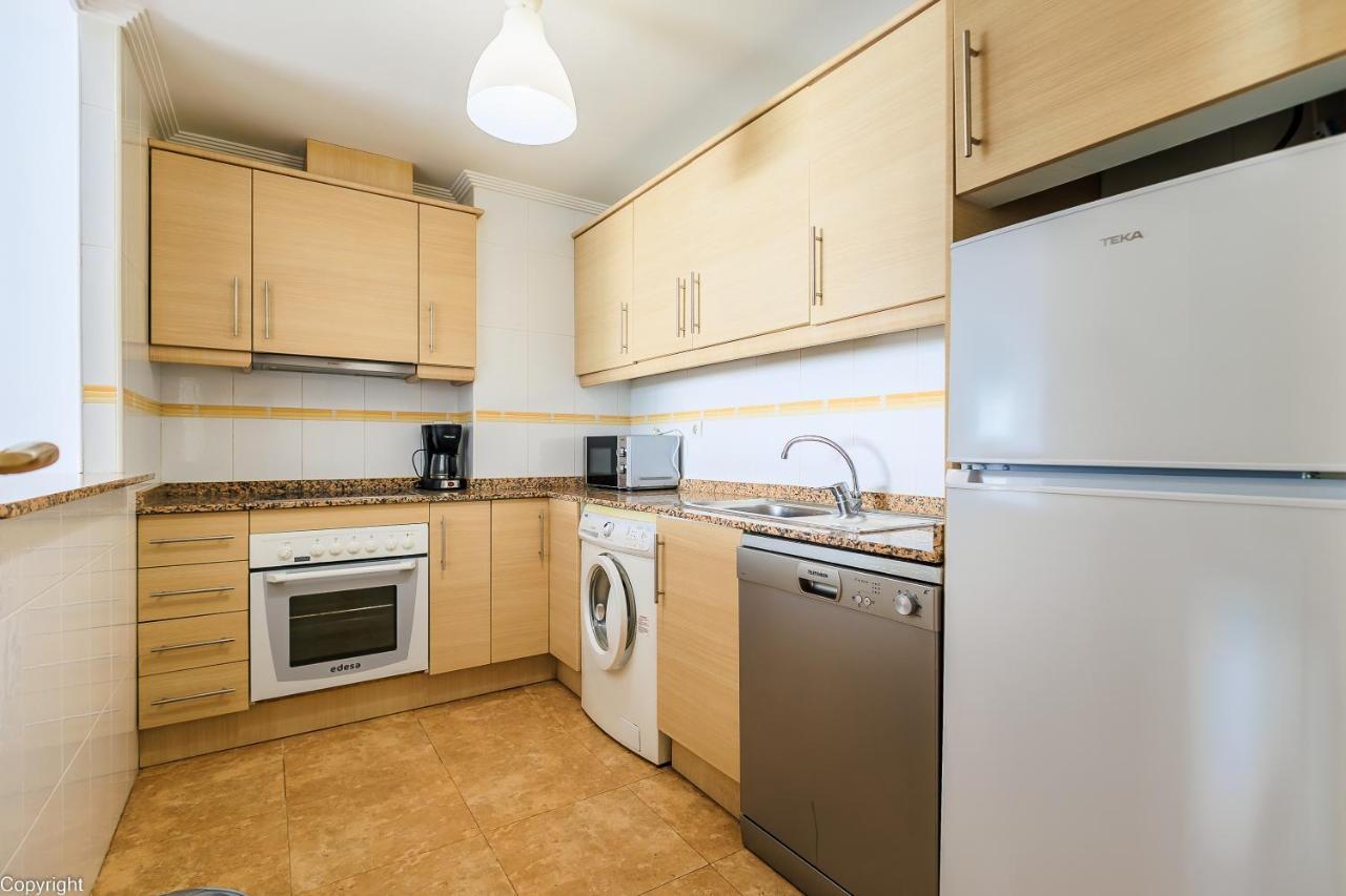 Apartamentos Madrid ตอร์เรเวียคา ภายนอก รูปภาพ