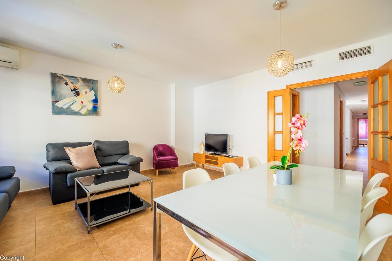 Apartamentos Madrid ตอร์เรเวียคา ภายนอก รูปภาพ