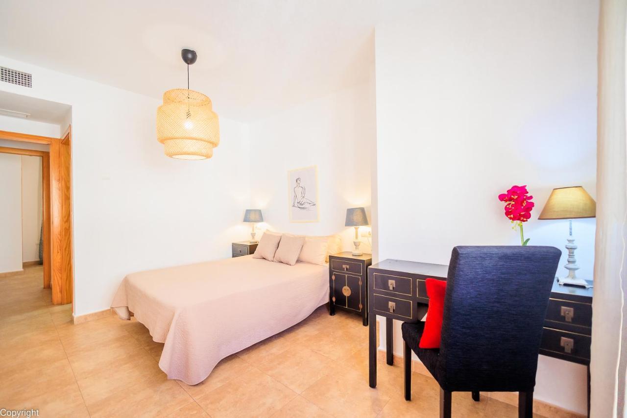 Apartamentos Madrid ตอร์เรเวียคา ภายนอก รูปภาพ