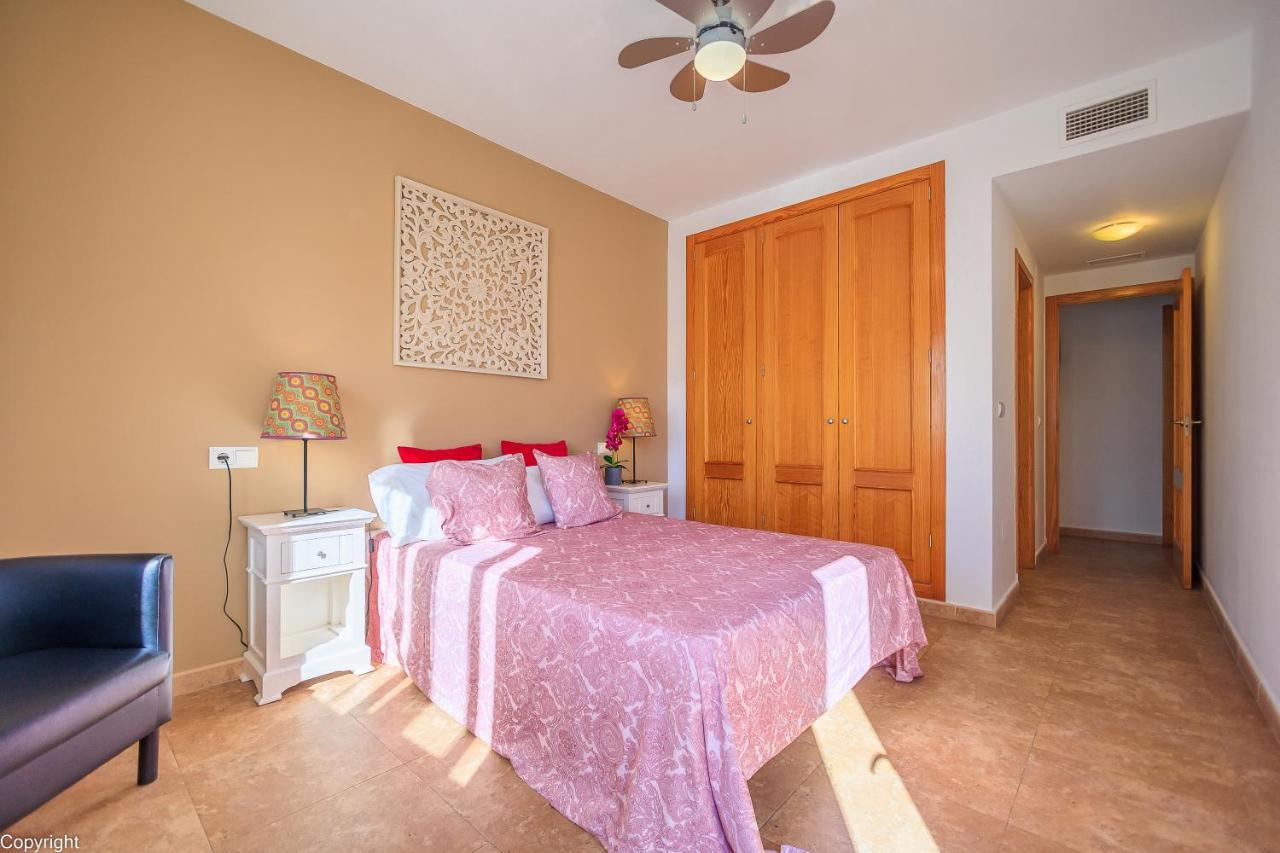 Apartamentos Madrid ตอร์เรเวียคา ภายนอก รูปภาพ