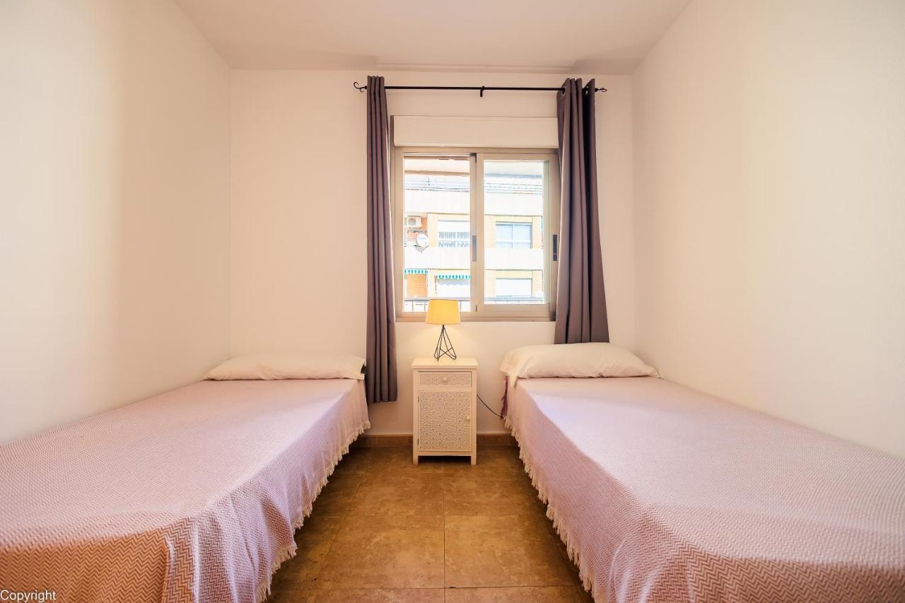 Apartamentos Madrid ตอร์เรเวียคา ภายนอก รูปภาพ