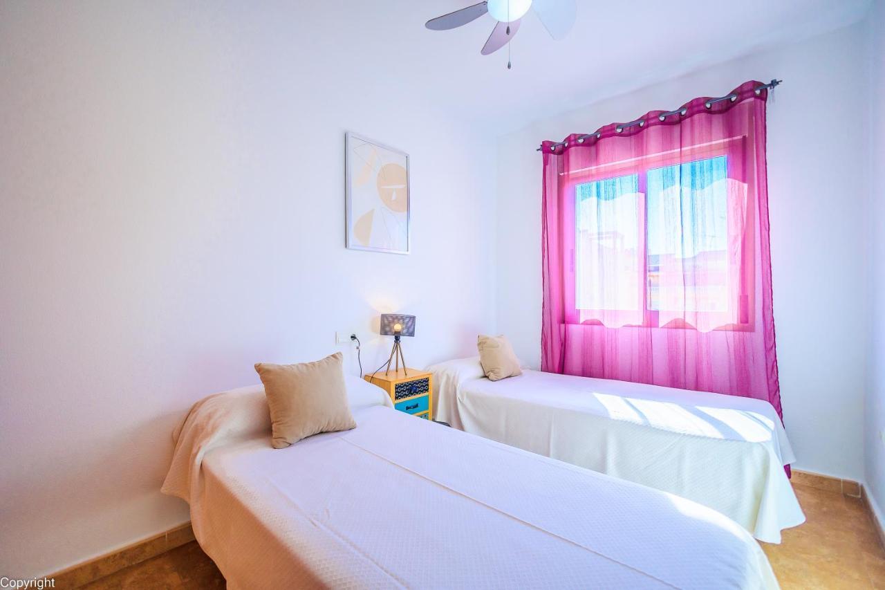 Apartamentos Madrid ตอร์เรเวียคา ภายนอก รูปภาพ