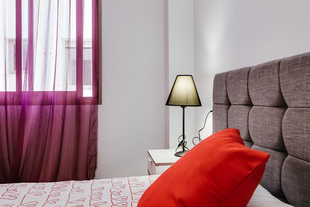 Apartamentos Madrid ตอร์เรเวียคา ภายนอก รูปภาพ
